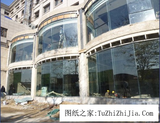 別墅該采用鋁合金窗還是玻璃幕墻？