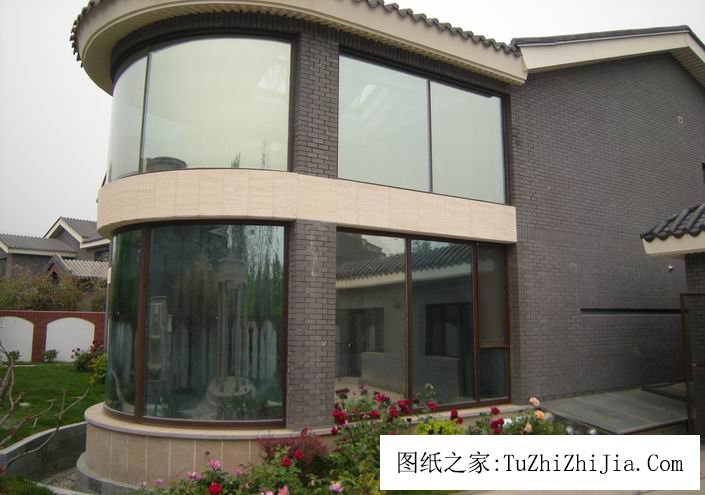 別墅該采用鋁合金窗還是玻璃幕墻？