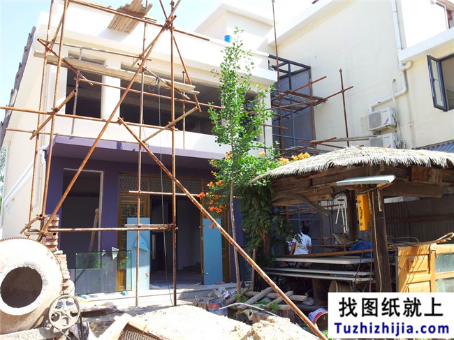 土豪金總的自建花園中式別墅直播。