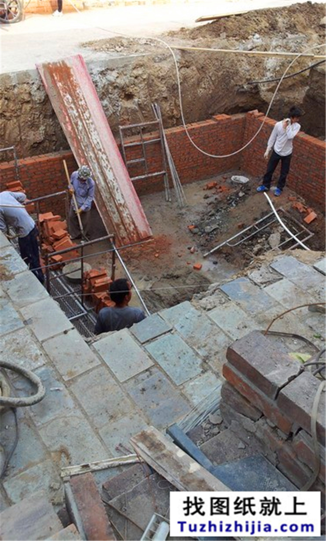 土豪金總的自建花園中式別墅直播。