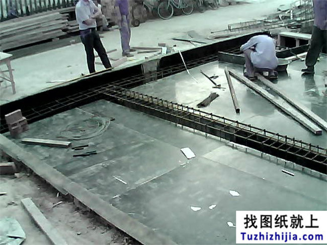 土豪金總的自建花園中式別墅直播。