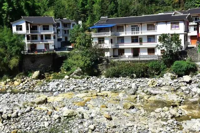 20萬建造的農村小別墅-竟然比城市里面的好看！