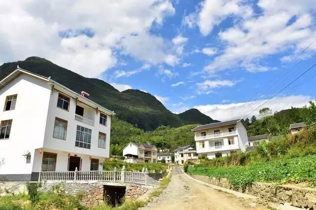 20萬建造的農村小別墅-竟然比城市里面的好看！