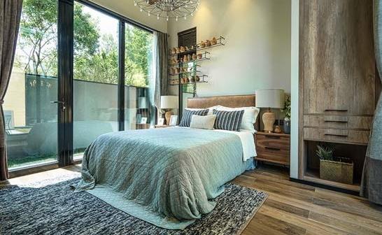 老同學請我們去獨棟小別墅房屋聚會，怎么感覺他是在炫富？