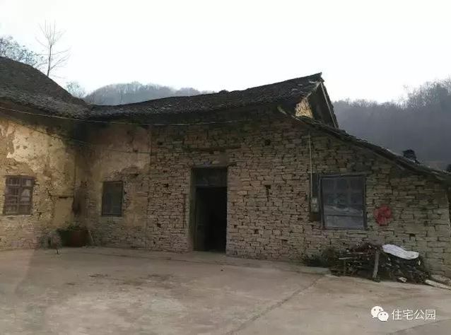 各省網(wǎng)友曬民居，10省特色別墅，哪省得第一？