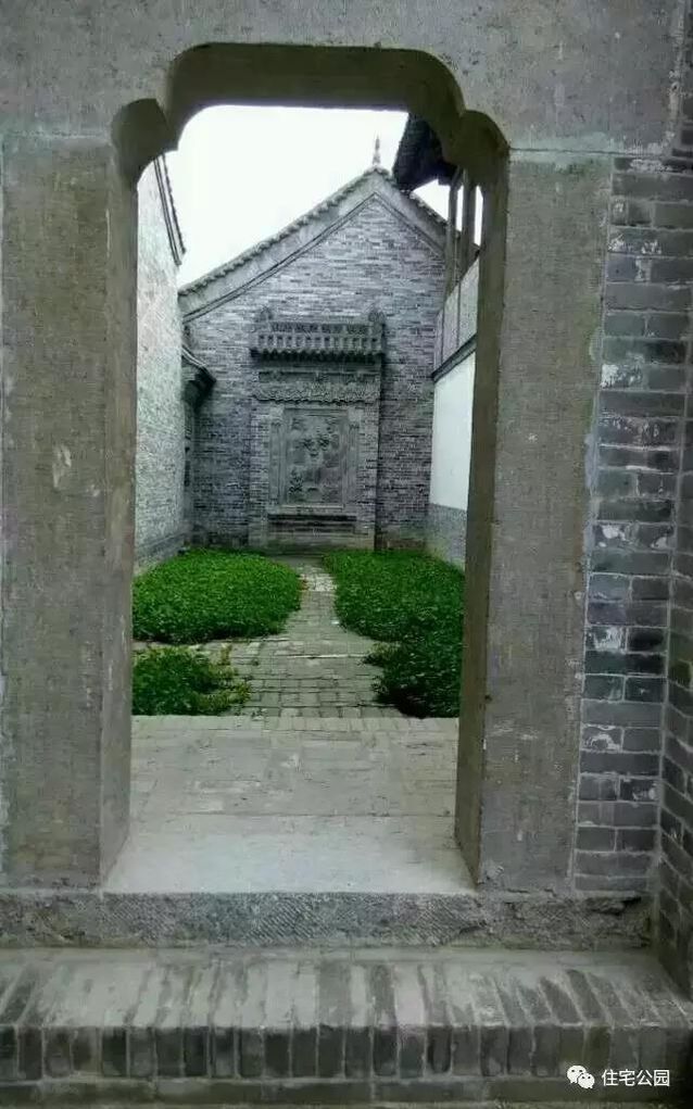 水泊梁山不僅有傳奇，也有特色民居