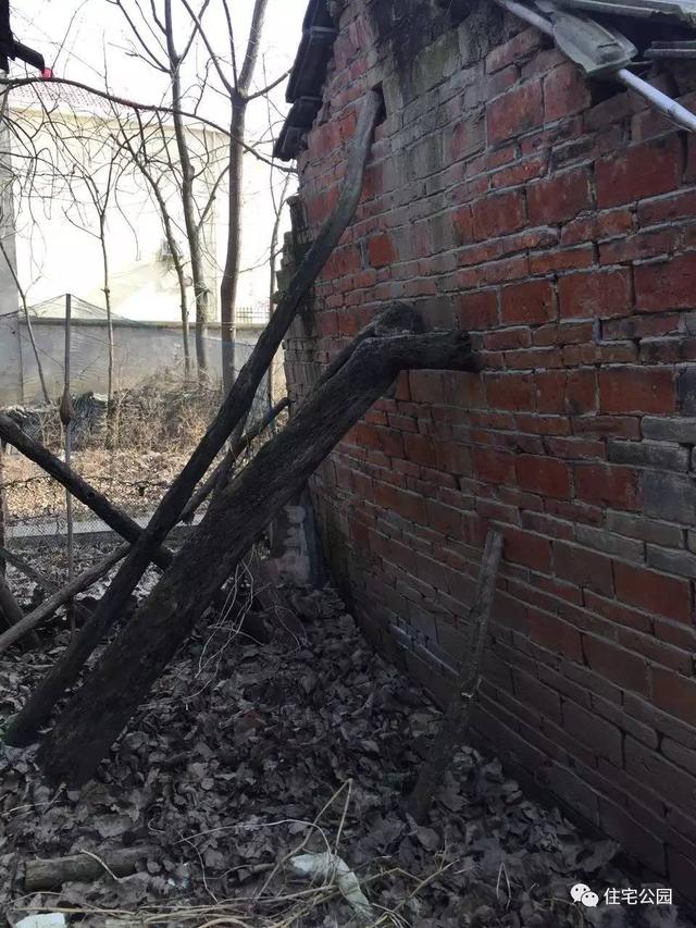 80后小伙千里歸家建新房，力求完美換掉施工隊，只是為了面子？