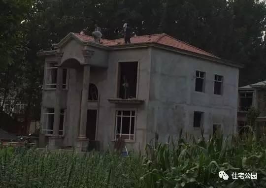 80后小伙千里歸家建新房，力求完美換掉施工隊，只是為了面子？