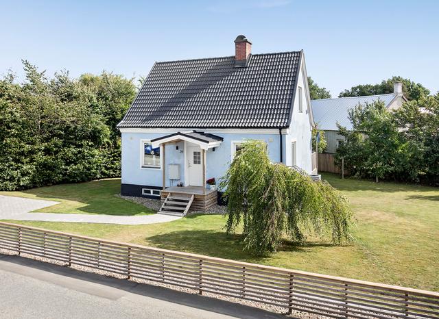 二畝院子建小房，木頭蓋房紅磚裝修，房主咋想的？