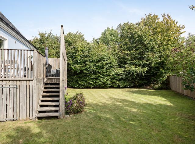 二畝院子建小房，木頭蓋房紅磚裝修，房主咋想的？