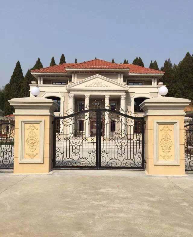 別墅配上歐式構(gòu)件檔次就高了, 沒幾百萬下不來！