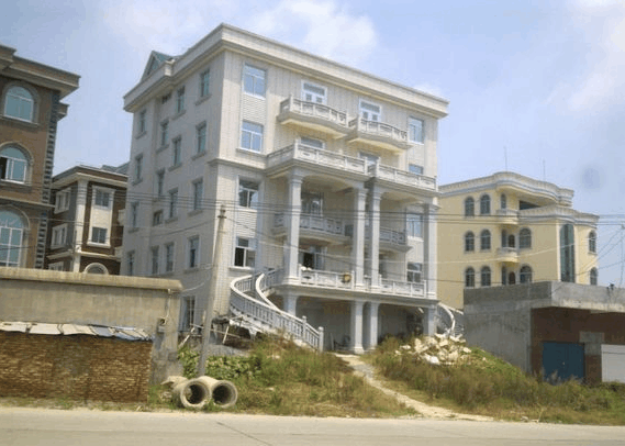 農(nóng)村也可以很土豪, 這個(gè)地方的農(nóng)村人住的都是豪華別墅！