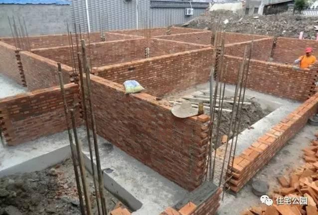 農村小伙歷時半年自建40萬別墅，村里人看了都羨慕！