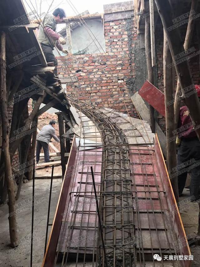 自從蓋了這套歐式別墅設(shè)計(jì)，親戚鄰居來的就勤了！