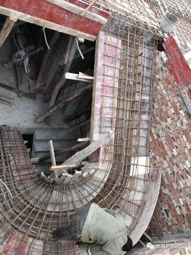 自從蓋了這套歐式別墅設(shè)計(jì)，親戚鄰居來的就勤了！