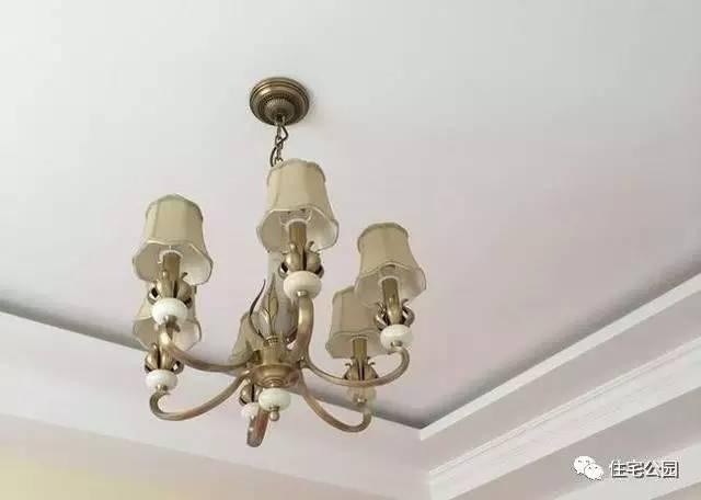 不顧家人阻攔硬是拆掉老宅，自建美式別墅，所有人都羨慕不已！