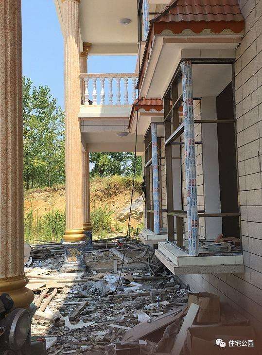 主體70萬自建三層雙拼框架別墅, 農村施工隊一樣可以蓋出豪宅!