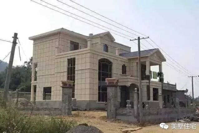 回老家買地自建別墅，被別人罵人少錢多，建完后都不吭聲了