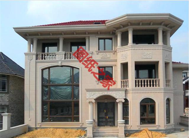 村長花30萬建的三層別墅，村民都點贊