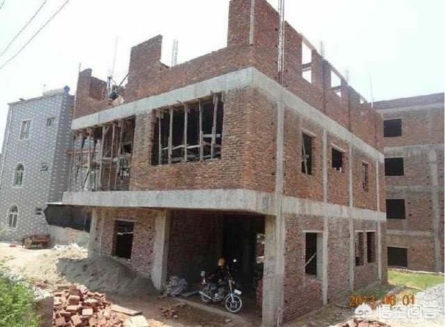 在農村自建房子大概要多少錢一平？要別墅類型好看的