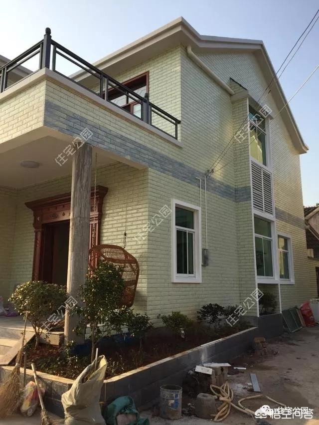 在農村自建房子大概要多少錢一平？要別墅類型好看的