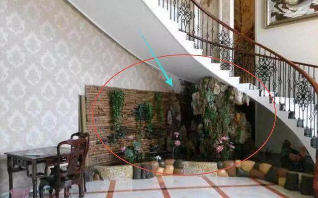 千萬別瞧不起農(nóng)村人，看農(nóng)村男友加的大別墅