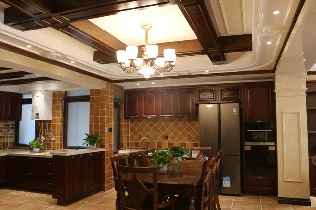 美式別墅豪宅裝修設計方案圖片，還帶小院子