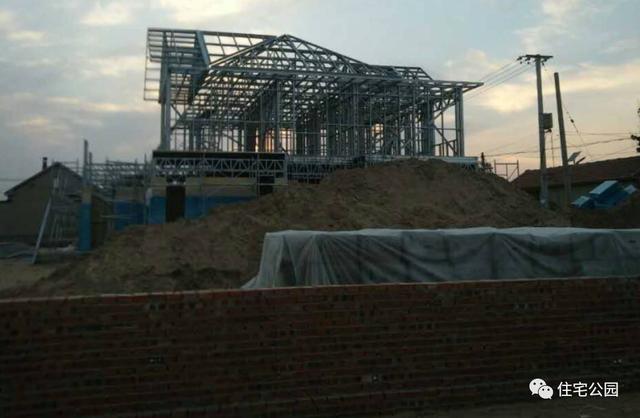 農(nóng)村自建輕鋼別墅，造價1000每平，磚混真的要被取代嗎？