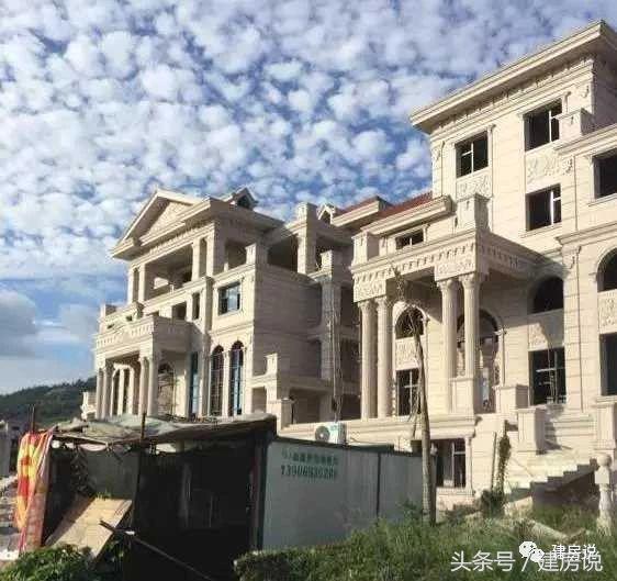 十棟已完工的別墅實景圖片，豪華氣派