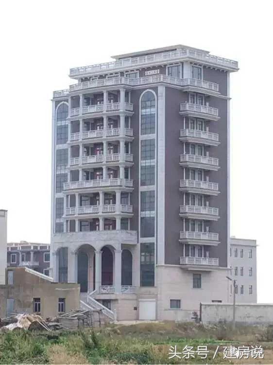 十棟已完工的別墅實景圖片，豪華氣派