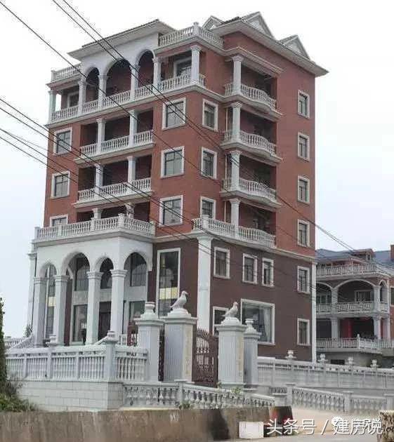 十棟已完工的別墅實景圖片，豪華氣派