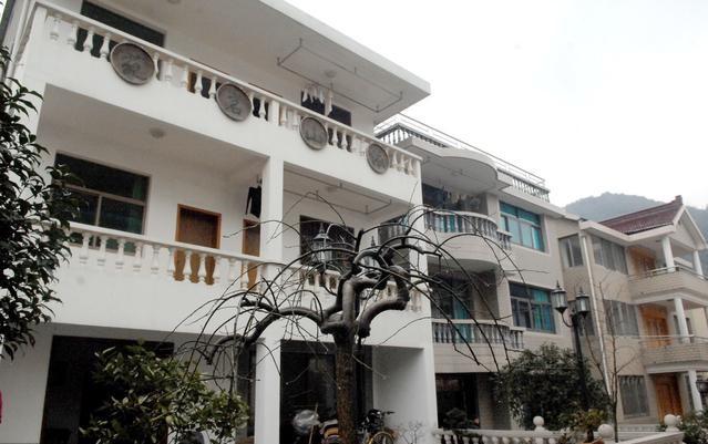 農村自建房，包工包料一平方多少錢？說出來嚇死人