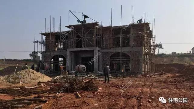 農村自建房子最新費用，大概多少錢一個平方呢