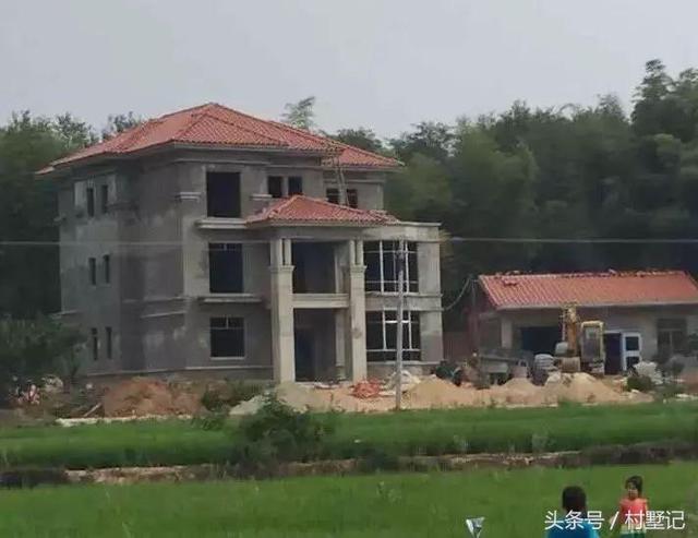 2棟高端三層豪宅設計圖，附方案和建成實景圖