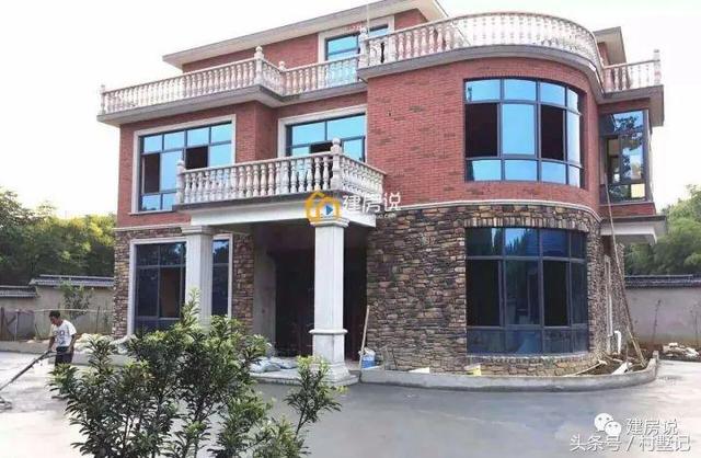 別墅實景照片圖和效果圖對比，看完肯定得給施工隊點贊