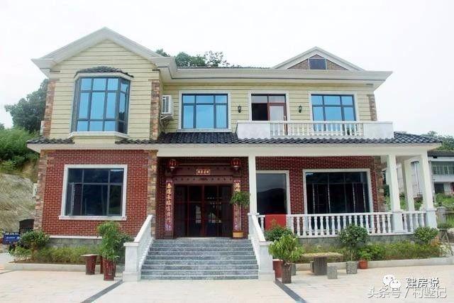 別墅實景照片圖和效果圖對比，看完肯定得給施工隊點贊