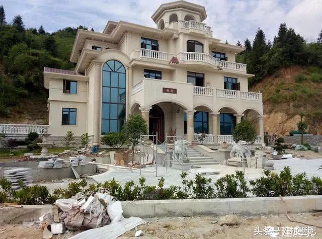 別墅實景照片圖和效果圖對比，看完肯定得給施工隊點贊