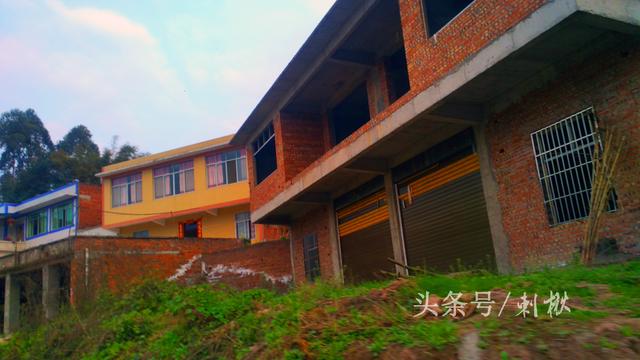 父母留下的宅基地自建房，兒女有處置的權利嗎