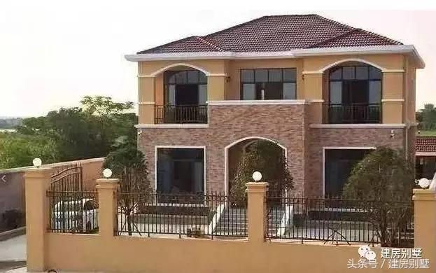 實拍15棟完工的二層農村別墅圖，造價20左右