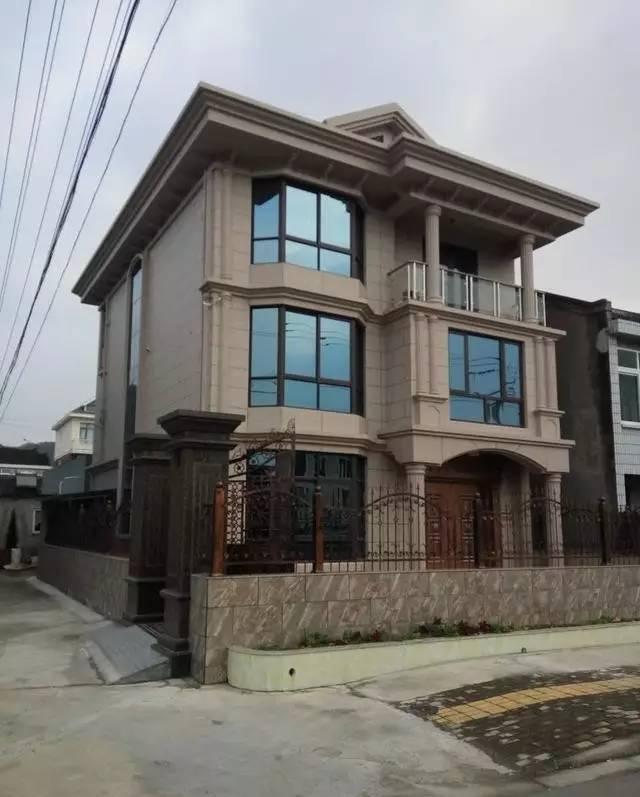 在農村自建三層別墅，簡歐造型能值多少錢！含圖紙