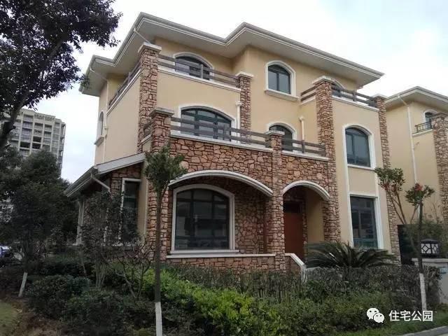 花費50W蓋好的別墅終于完工，文化石外墻配真石漆，就是好看