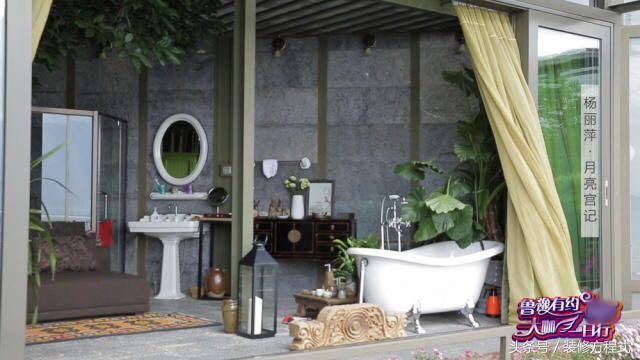 楊麗萍在洱海邊的兩棟別墅，一棟叫月亮宮和一棟叫太陽宮