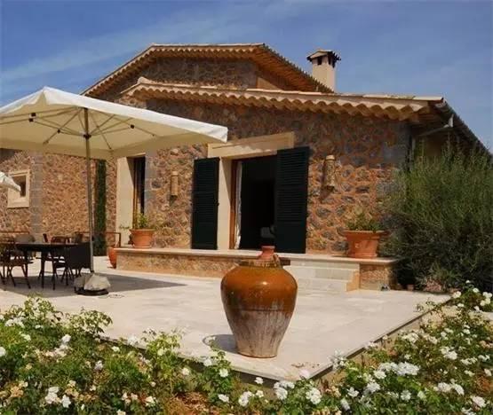 與其買個別墅讓鄉(xiāng)下人住，不如去鄉(xiāng)下做一個自己喜歡的房子！