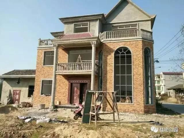 江西網友65萬建別墅，內部設計美，外有小溪環繞！