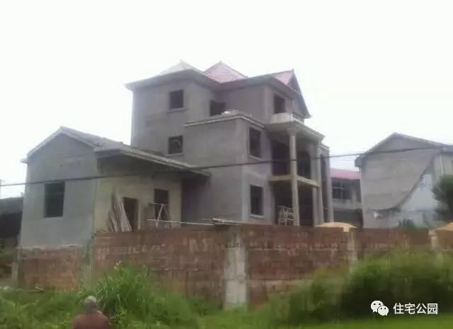 江西網友65萬建別墅，內部設計美，外有小溪環繞！