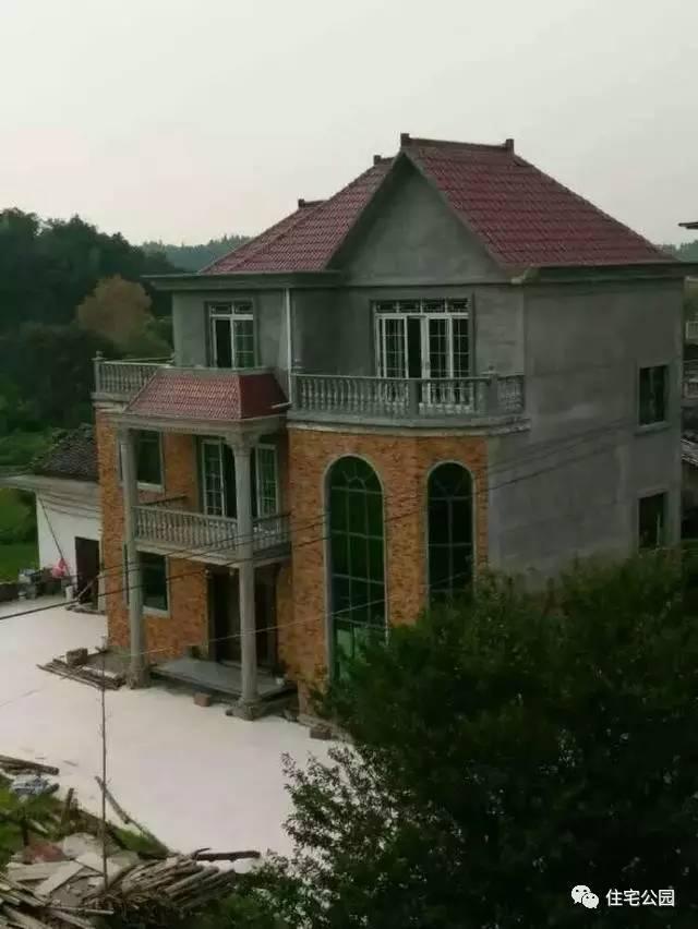 江西網友65萬建別墅，內部設計美，外有小溪環繞！