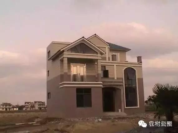 80后堅決不做房奴，30萬回鄉自建農村大別墅惹人羨慕