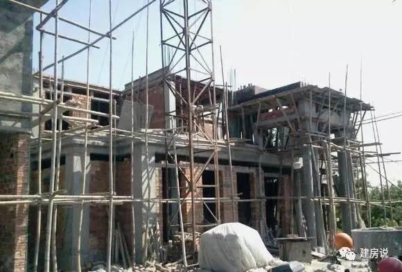 實(shí)拍網(wǎng)友自建三層農(nóng)村別墅過(guò)程，舒適美觀引人矚目