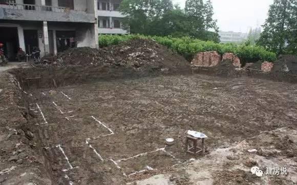 實(shí)拍網(wǎng)友自建三層農(nóng)村別墅過(guò)程，舒適美觀引人矚目