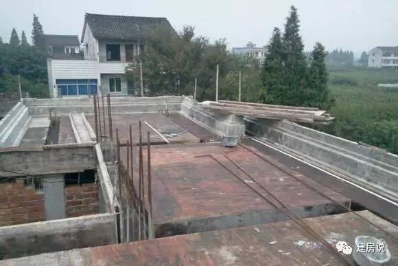 實(shí)拍網(wǎng)友自建三層農(nóng)村別墅過(guò)程，舒適美觀引人矚目